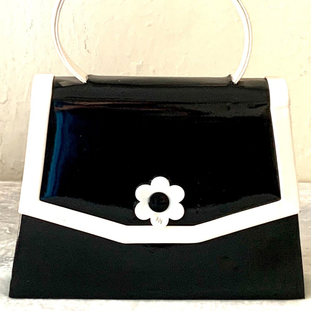 HANAE MORI – The perfect handbag